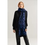 Molly Bracken - Ladies Knitted Scarf Bs - Blue (1)